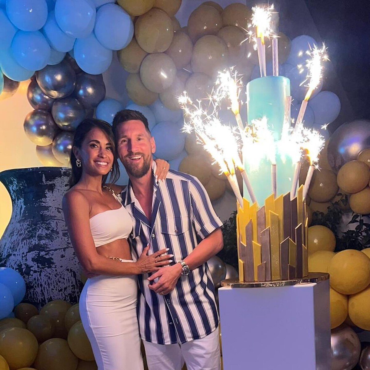 Photo : Lionel Messi fête ses 35 ans avec sa femme Antonela. - Purepeople