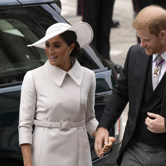 Le prince Harry, duc de Sussex, et Meghan Markle, duchesse de Sussex - Les membres de la famille royale et les invités arrivent à la messe du jubilé, célébrée à la cathédrale Saint-Paul de Londres, Royaume Uni, le 3 juin 2022. © Avalon/Panoramic/Bestimage 