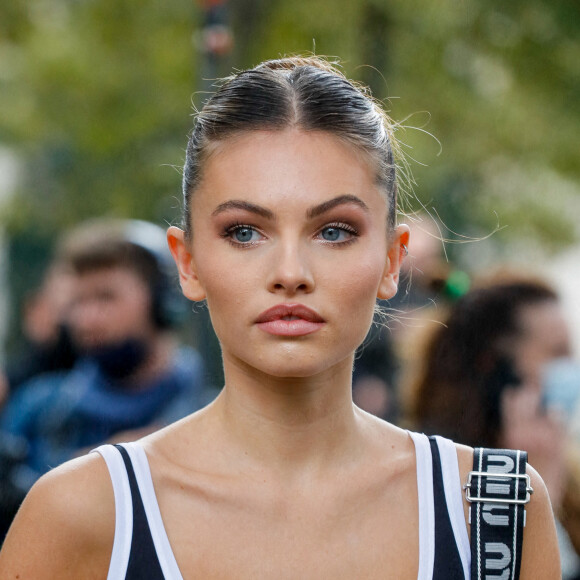 Fiançailles - Thylane Blondeau s'est fiancée avec Benjamin Attal - Thylane Blondeau à la sortie du défilé de mode Miu Miu lors de la Fashion Week printemps/été 2022 à Paris, France, le 5 octobre 2021. © Veeren Ramsamy-Christophe Clovis/Bestimage 