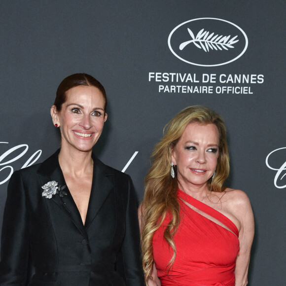 Julia Roberts et Caroline Scheufele - Photocall de la soirée des "Trophées Chopard 2022" lors du 75ème festival du film de Cannes. Le 19 mai 2022 © Olivier Borde / Bestimage 