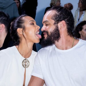 Lais Ribeiro et son fiancé Joakim Noah - Défilé de mode automne-hiver 2022/2023 "Elie Saab" lors de la fashion week de Paris. Le 5 mars 2022. © Olivier Borde / Bestimage 