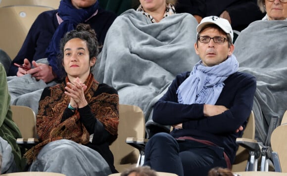 Thomas Sotto - Célébrités dans les tribunes des internationaux de France de Roland Garros à Paris le 31 mai 2022. © Cyril Moreau - Dominique Jacovides/Bestimage 