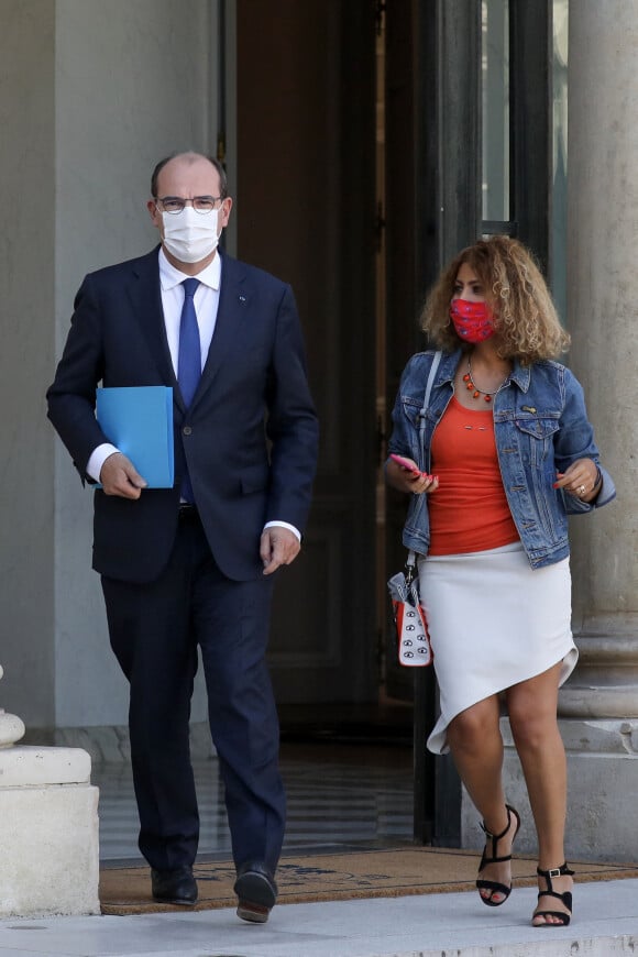 Le premier ministre Jean Castex accompagné de Mayada Boulos à la sortie du conseil des ministres, le 8 septembre 2021, au palais de l'Elysée, à Paris. © Stéphane Lemouton / Bestimage