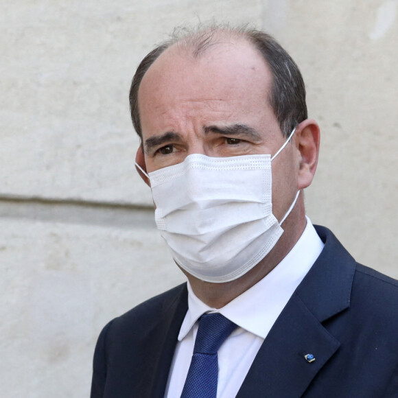 Le premier ministre Jean Castex accompagné de Mayada Boulos à la sortie du conseil des ministres, le 8 septembre 2021, au palais de l'Elysée, à Paris. © Stéphane Lemouton / Bestimage