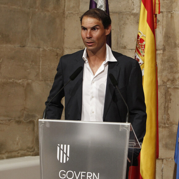 Rafael Nadal lors d'une cérémonie de reconnaissance de sa carrière sportive après avoir remporté son 14ème Roland Garros, au Consolat de Mar, à Palma de Majorque, Espagne, le 15 juin 2022. 