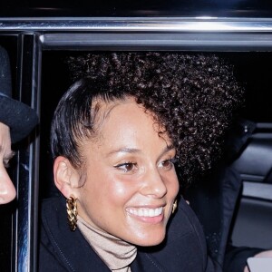 Alicia Keys quitte la soirée du 95ème anniversaire de Harry Belafonte à New York le 1er mars 2022. 