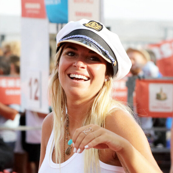 Sophie Tapie - Tournoi de pétanque des célébrités organisé par la maison Sénéquier sur la place des Lices à Saint-Tropez le 19 août 2016.