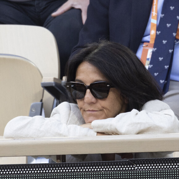 Florence Foresti - People dans les tribunes lors des Internationaux de France de Tennis de Roland Garros 2022 à Paris le 29 mai 2022. © Cyril Moreau/Bestimage