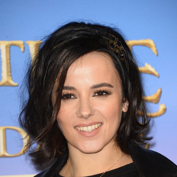 Alizée (collier avec le prénom de sa fille Annily) - Avant-première du film "Clochette et la Créature légendaire" au Gaumont Champs-Elysées à Paris