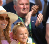 Novak Djokovic et sa femme Jelena avec sa fille Tara lors de la finale du tournoi de Wimbledon, le 10 juillet 2022.