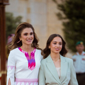 La reine Rania et sa fille la princesse Iman - Photos officielles de la famille royale de Jordanie, à l'occasion des fiançailles de la princesse Iman. Le 6 juillet 2022 