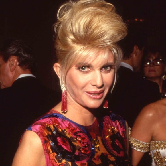 Ivana Trump, la première femme de l'ancien président américain D. Trump, et mère de trois de ses enfants, est décédée jeudi à l'âge de 73 ans.