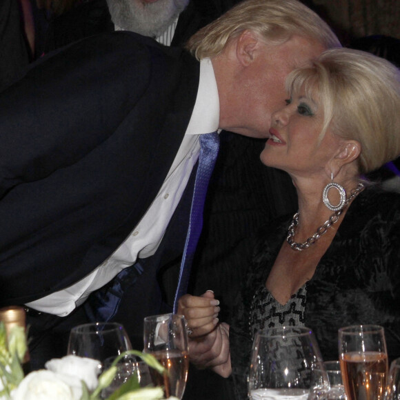 Ivana Trump, la première femme de l'ancien président américain D. Trump, et mère de trois de ses enfants, est décédée jeudi à l'âge de 73 ans.