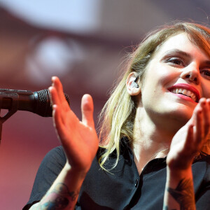 Coeur de Pirate en concert lors du 67ème festival "Nuits du Sud", place du Grand Jardin, à Vence. Le 2 août 2019 © Lionel Urman / Bestimage