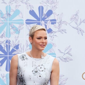 Le prince Albert II de Monaco, la princesse Charlène de Monaco - 73ème Gala de la Croix-Rouge Monégasque qui avait lieu pour la première fois sur les Terrasses du Soleil, entre la façade magistrale de l'Opéra Garnier Monte-Carlo et la mer Méditerrannée à Monaco le 18 juillet 2022.© Dominique Jacovides/Bestimage 