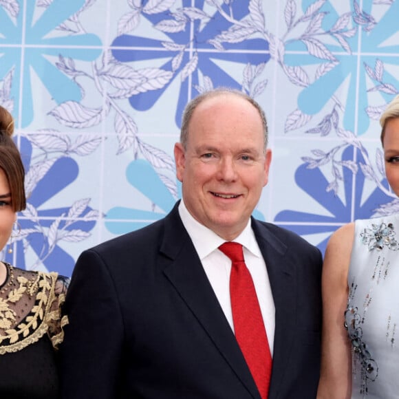 Camille Gottlieb, le prince Albert II de Monaco, la princesse Charlène de Monaco - 73ème Gala de la Croix-Rouge Monégasque qui avait lieu pour la première fois sur les Terrasses du Soleil, entre la façade magistrale de l'Opéra Garnier Monte-Carlo et la mer Méditerrannée à Monaco le 18 juillet 2022. © Dominique Jacovides/Bestimage 