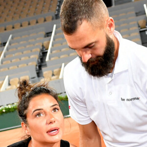 Benoît Paire et sa compagne Julie Bertin - Benoît Paire, Gaël Monfils, Domingo (Pierre Alexis Bizot) et Zerator (Adrien Nougaret) deux streamers se rencontrent lors d'un match de tennis à Roland Garros, Paris le 18 septembre 2021. © Veeren/Bestimage 