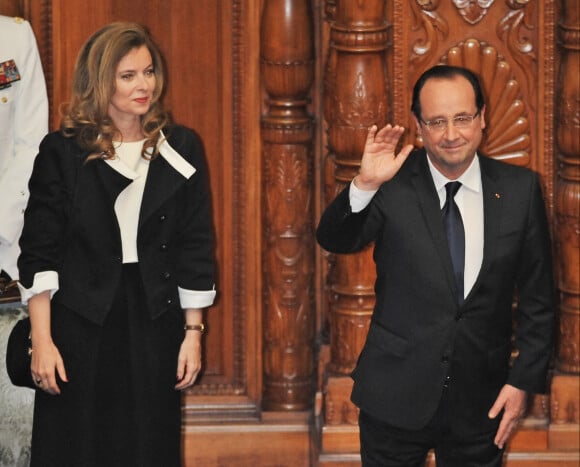 Francois Hollande, accompagne de Valerie Trierweiler, au parlement japonais à Tokyo.