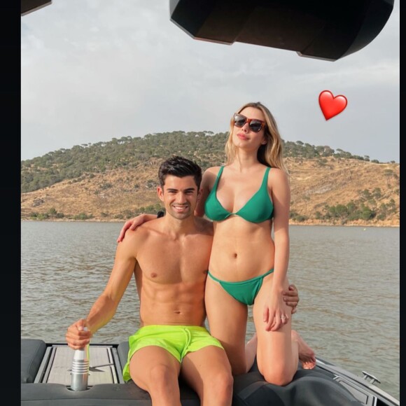 Enzo Zidane et sa fiancée Karen Goncalves en vacances.