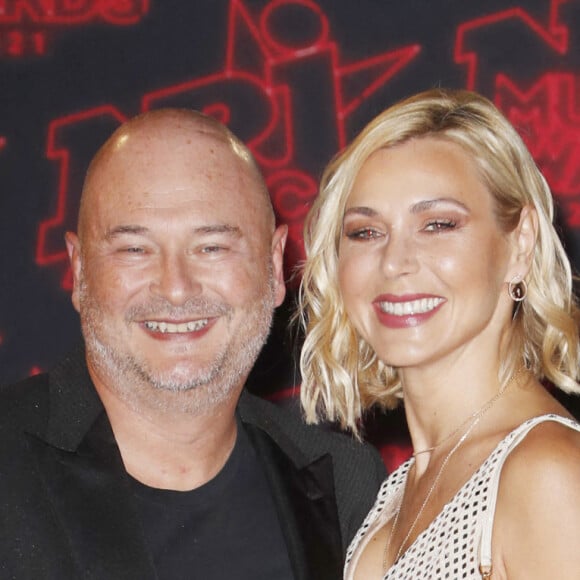 Sébastien Cauet et sa compagne Nathalie Dartois lors de la 23ème édition des NRJ Music Awards 2021 au Palais des Festivals de Cannes, le 20 novembre 2021. © Christophe Aubert via Bestimage 