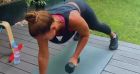 Vitaa dévoile ce qu'elle mange et sa routine sport pour avoir un corps de rêve. Juillet 2022.