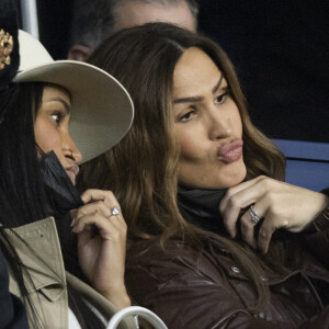Gims et sa femme Demdem, Vitaa - People au match de Ligue 1 Uber Eats "PSG contre Monaco (2-0)" au Parc des Princes à Paris le 12 décembre 2021. © Cyril Moreau/Bestimage 
