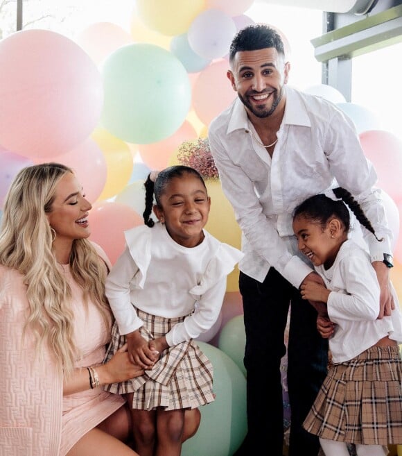 Riyad Mahrez et Taylor Ward pendant leur baby shower.