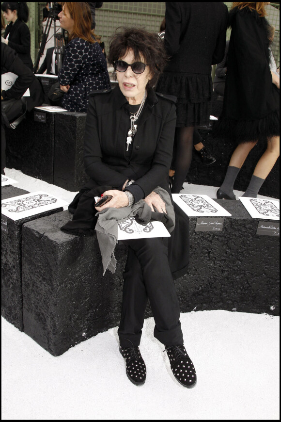 La chanteuse Dani - People au défilé de mode Chanel - Collection prêt-à-porter printemps/été 2011 à Paris