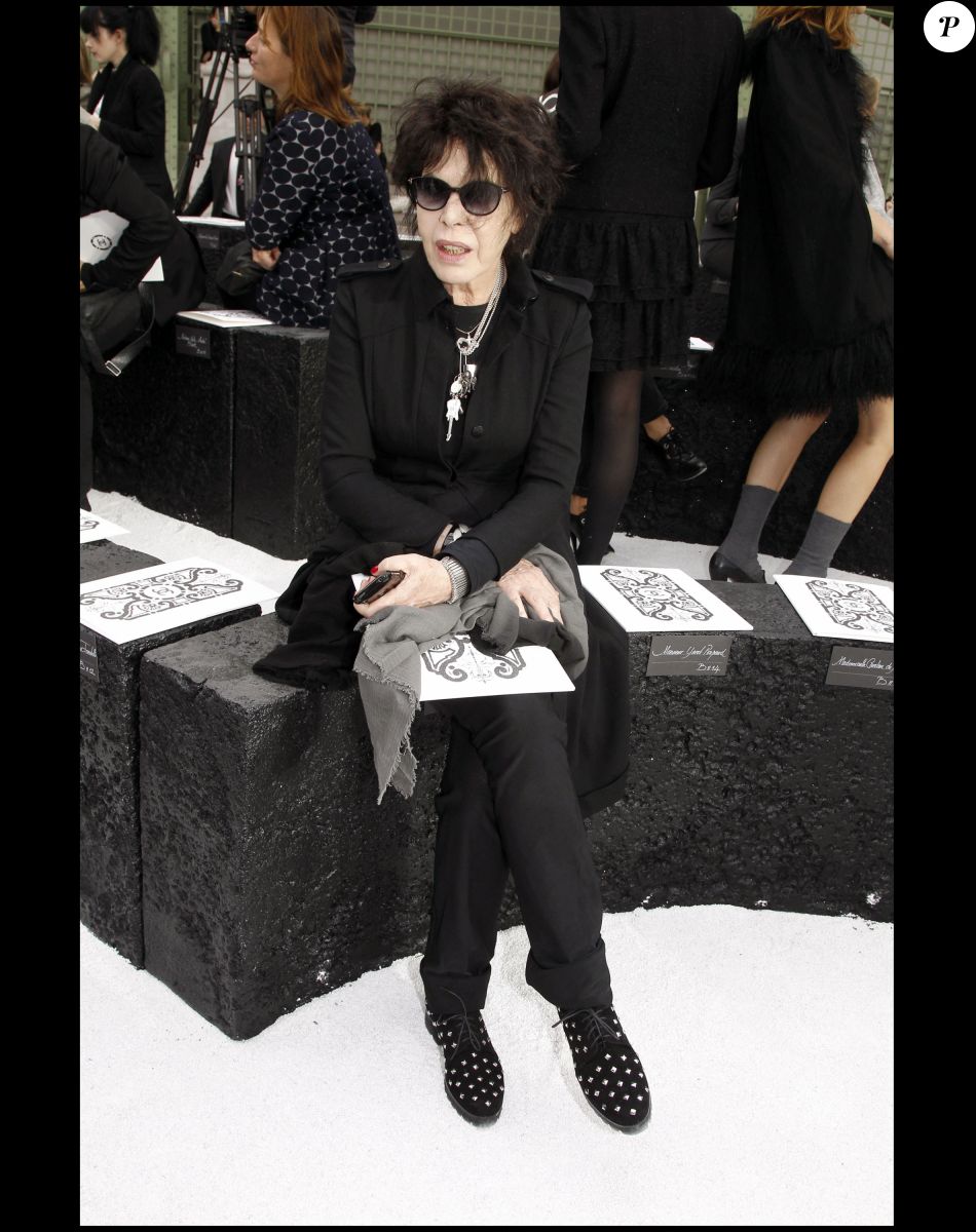 La chanteuse Dani - People au défilé de mode Chanel - Collection prêt-à-porter printemps/été 2011 à Paris