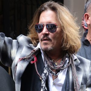 Johnny Depp à la sortie de son hôtel dans le quartier de Birmingham. Londres, le 6 juin 2022.