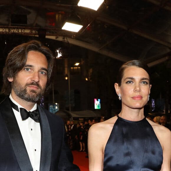 Charlotte Casiraghi et son mari Dimitri Rassam - Montée des marches du film "Frère et Soeur" lors du 75e Festival International du Film de Cannes. Le 20 mai 2022. © Dominique Jacovides / Bestimage 