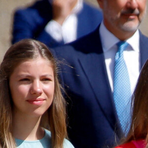 Le roi Felipe VI et la reine Letizia d'Espagne, accompagnés de la princesse Leonor et de l'infante Sofia, assistent à l'offrande nationale à l'apôtre Saint-Jacques à Saint-Jacques-de-Compostelle, le 25 juillet 2022.