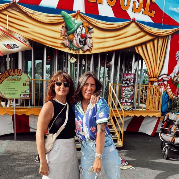 Faustine Bollaert avec sa belle-soeur Clémence Applaincourt