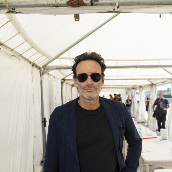 Exclusif - Anthony Delon - Festival des Livres et des Artistes organisé par l'association "Lecture pour Tous" engagée dans la lutte contre l'illettrisme au Mail Branly à Paris le 2 juillet 2022. © Pierre Perusseau / Jack Tribeca / Bestimage 