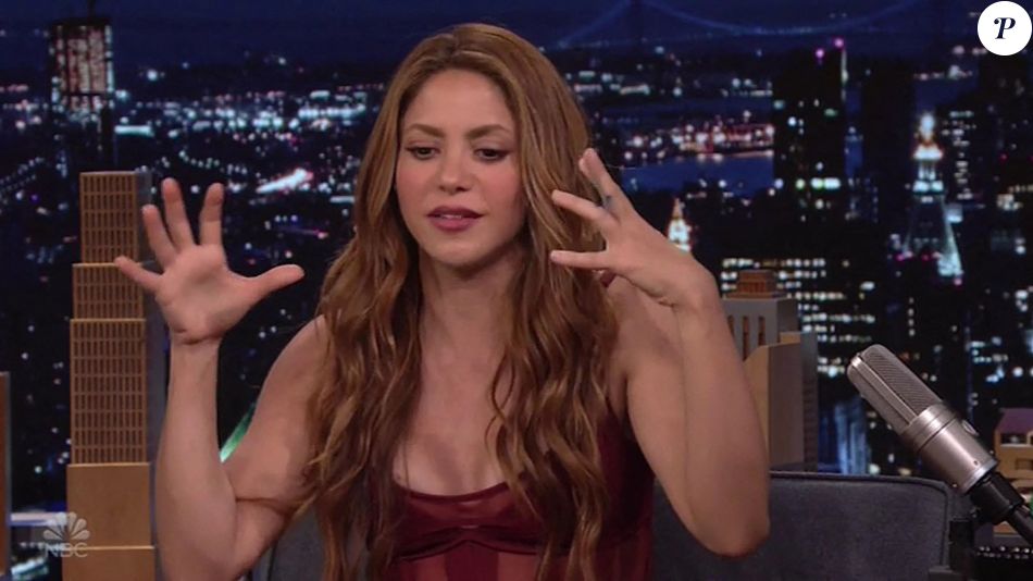 Shakira sur le plateau de l'émission The Tonight Show Starring Jimmy