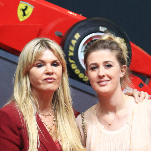 Corinna Schumacher, Gina Schumacher - Attribution du prix d'État de l'État de Rhénanie du Nord-Westphalie à Michael Schumacher à Motorworld à Cologne, Allemagne, le 20 juillet 2022.