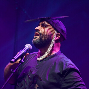 Slimane sur la scène du festival des Francofolies 2021 à la Rochelle, le 12 juillet 2021. 