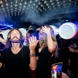 Exclusif - No Web - Bob Sinclar - People dînent au restaurant "Gioia" avant de faire la fête au VIP Room à Saint-Tropez le 28 juillet 2022. © Hippolyte Hamonet/Bestimage