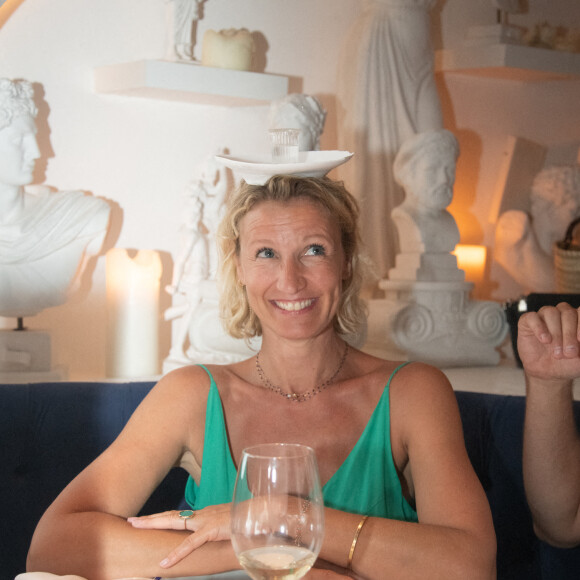Exclusif - No Web - Alexandra Lamy - People dînent au restaurant "Gioia" avant de faire la fête au VIP Room à Saint-Tropez le 28 juillet 2022. © Hippolyte Hamonet/Bestimage
