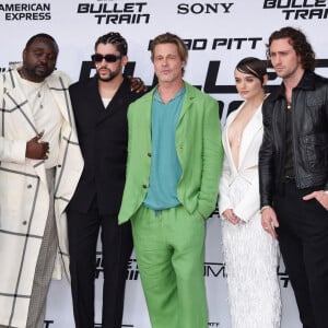 Brian Tyree Henry, Bad Bunny, Brad Pitt, Joey King, Aaron Taylor-Johnson et Zazie Beetz à la première du film "Bullet Train" à Los Angeles, le 1er août 2022. 