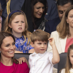 Catherine (Kate) Middleton, duchesse de Cambridge, Le prince Louis de Cambridge, La princesse Charlotte de Cambridge, Mike Tindall, sa fille Mia Grace, Savannah Phillips - Jubilé de platine de la reine Elisabeth II d'Angleterre à Bukingham Palace à Londres, le 5 juin 2022. 