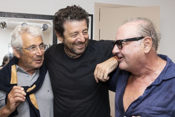 Michel Boujenah, Patrick Bruel, Gérard Presgurvic - Le triomphe de Patrick Bruel avec 6 rappels (les locations étaient complètes) en concert en acoustique au théâtre de Verdure pour l'ouverture du festival de Ramatuelle le 1er aout 2022. © Cyril Bruneau/Festival de Ramatuelle/Bestimage 