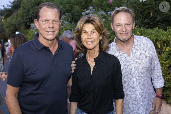 Christophe Pinguet, Sylvie Rousseau, Lionel Laval - Le triomphe de Patrick Bruel avec 6 rappels (les locations étaient complètes) en concert en acoustique au théâtre de Verdure pour l'ouverture du festival de Ramatuelle le 1er aout 2022. © Cyril Bruneau/Festival de Ramatuelle/Bestimage 