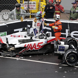 Illustrations de la voiture de Mick Schumacher après son accident sur le circuit de Formule 1 (F1) de Monaco, le 29 mai 2022. 