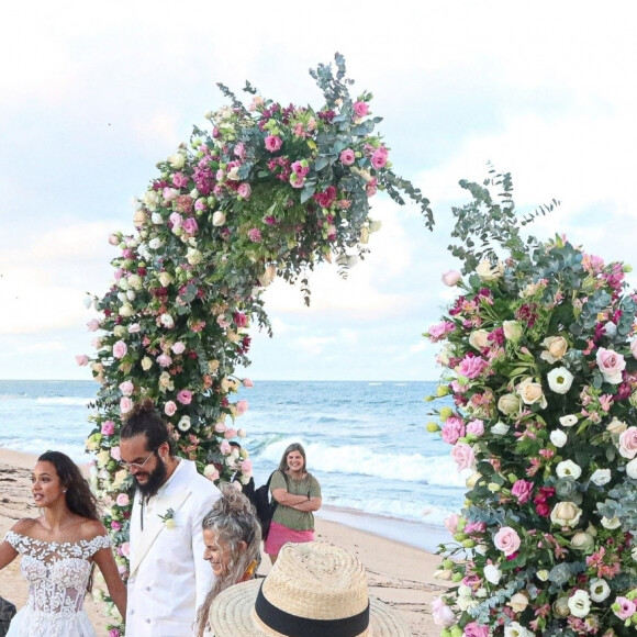 Exclusif - Joakim Noah, Lais Ribeiro, Yannick Noah, Cecilia Rodhe, Socorro Oliveira Ribeiro et son mari José Ribeiro de Oliveira Filho - Joakim Noah et Lais Ribeiro se sont mariés devant leurs amis et leur famille sur la plage de Trancoso au Brésil le 13 juillet 2022.