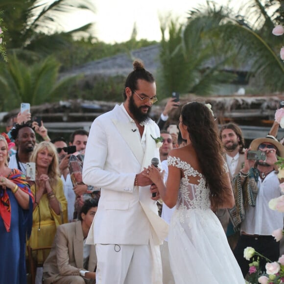 Exclusif - Isabelle Camus, Joakim Noah, Lais Ribeiro - Joakim Noah et Lais Ribeiro se sont mariés devant leurs amis et leur famille sur la plage de Trancoso au Brésil le 13 juillet 2022.