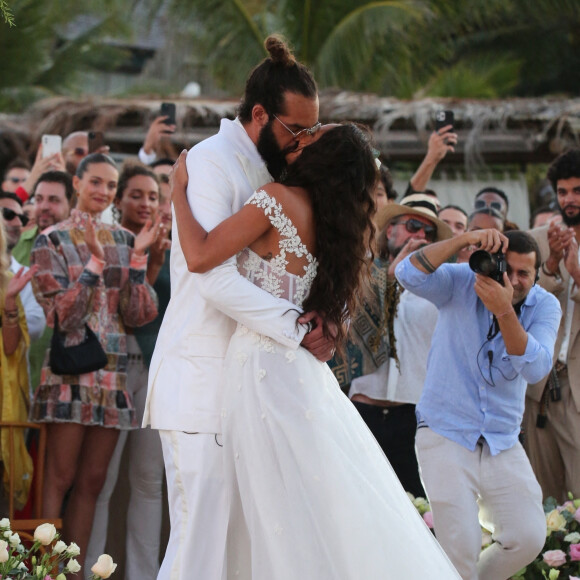 Exclusif - Jenaye Noah, Joakim Noah, Lais Ribeiro - Joakim Noah et Lais Ribeiro se sont mariés devant leurs amis et leur famille sur la plage de Trancoso au Brésil le 13 juillet 2022.