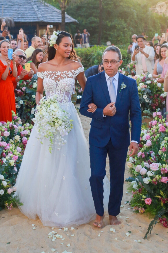 Exclusif - Lais Ribeiro et son père José Ribeiro de Oliveira Filho - Joakim Noah et Lais Ribeiro se sont mariés devant leurs amis et leur famille sur la plage de Trancoso au Brésil le 13 juillet 2022.