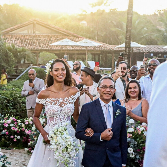 Exclusif - Lais Ribeiro et son père José Ribeiro de Oliveira Filho - Joakim Noah et Lais Ribeiro se sont mariés devant leurs amis et leur famille sur la plage de Trancoso au Brésil le 13 juillet 2022.