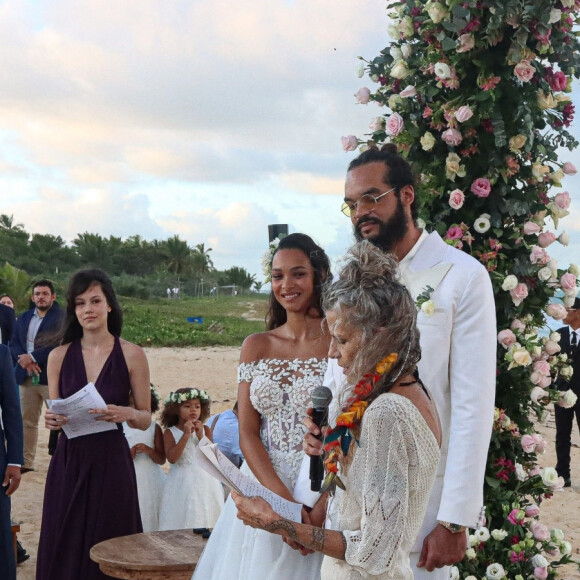 Exclusif - Lais Ribeiro et Joakim Noah, Socorro Oliveira Ribeiro et son mari José Ribeiro de Oliveira Filho - Joakim Noah et Lais Ribeiro se sont mariés devant leurs amis et leur famille sur la plage de Trancoso au Brésil le 13 juillet 2022.